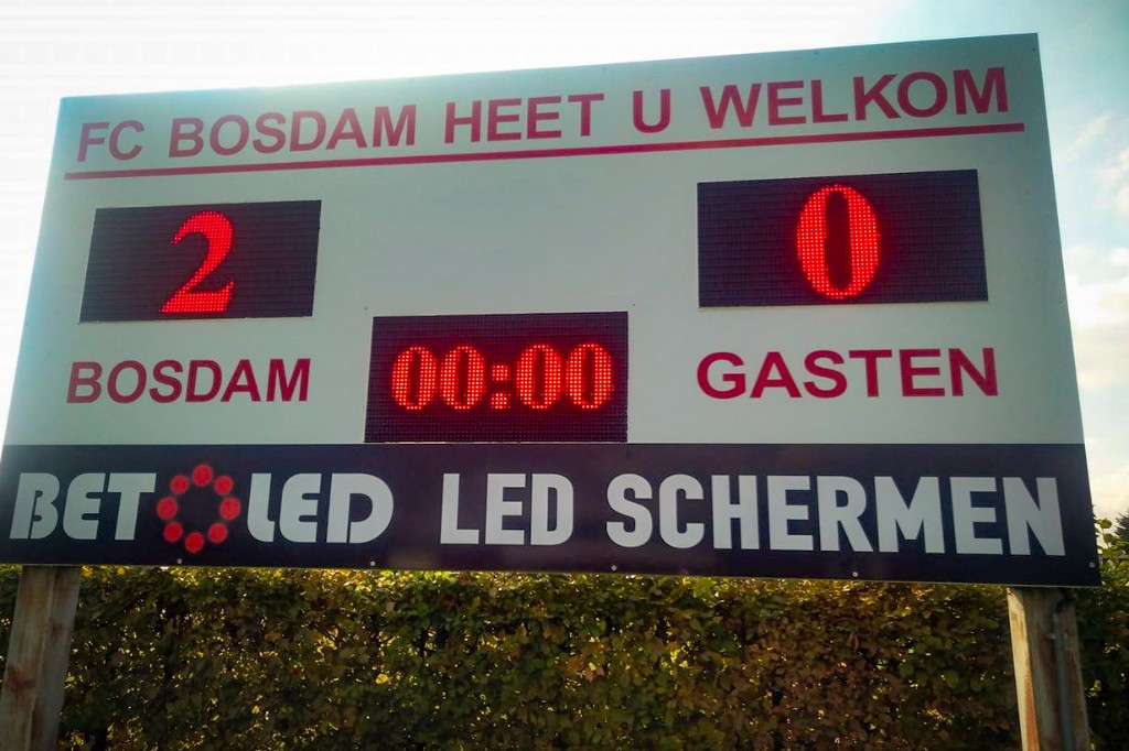 FC Bosdam outdoor LED voetbalscoreboard met tijdklok