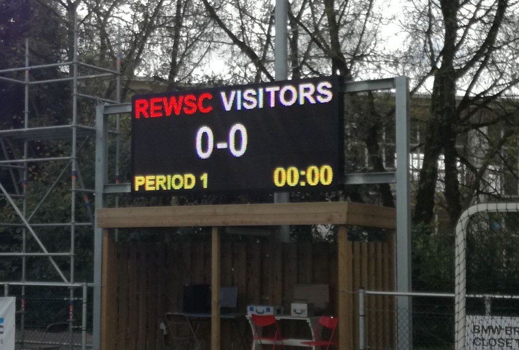 REWSC outdoor LED scorebord voetbal op frame