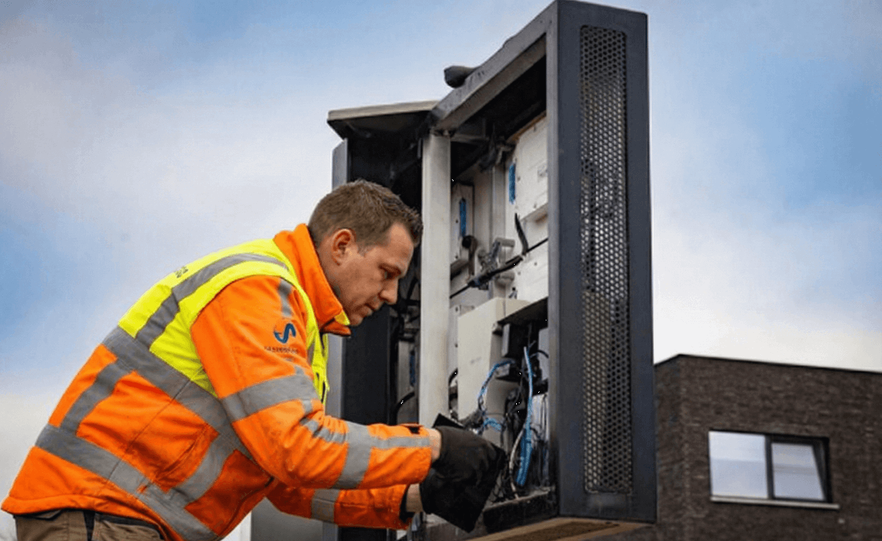 LED scherm onderhoud en herstelling service - Betoled technieker